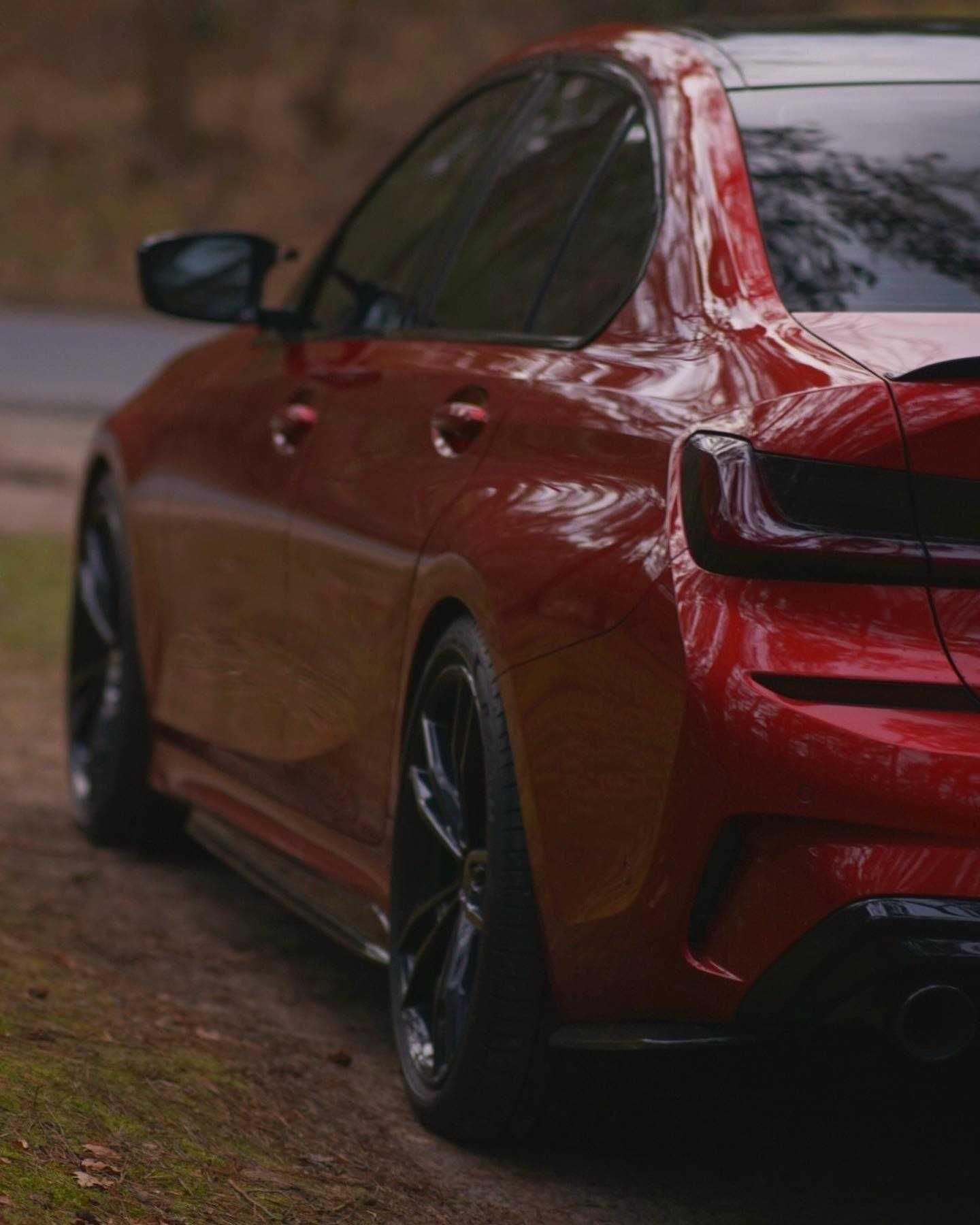 Dokładki listwy pod progi BMW G20 G21 CZARNY POŁYSK / CARBON