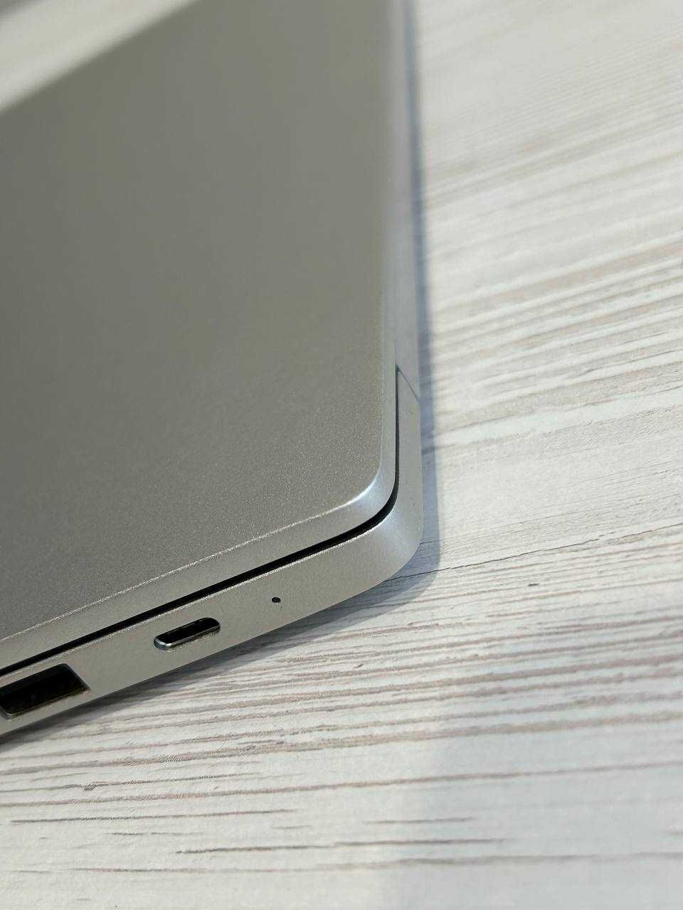 Ноутбук Xiaomi Mi Notebook Air 13.3"