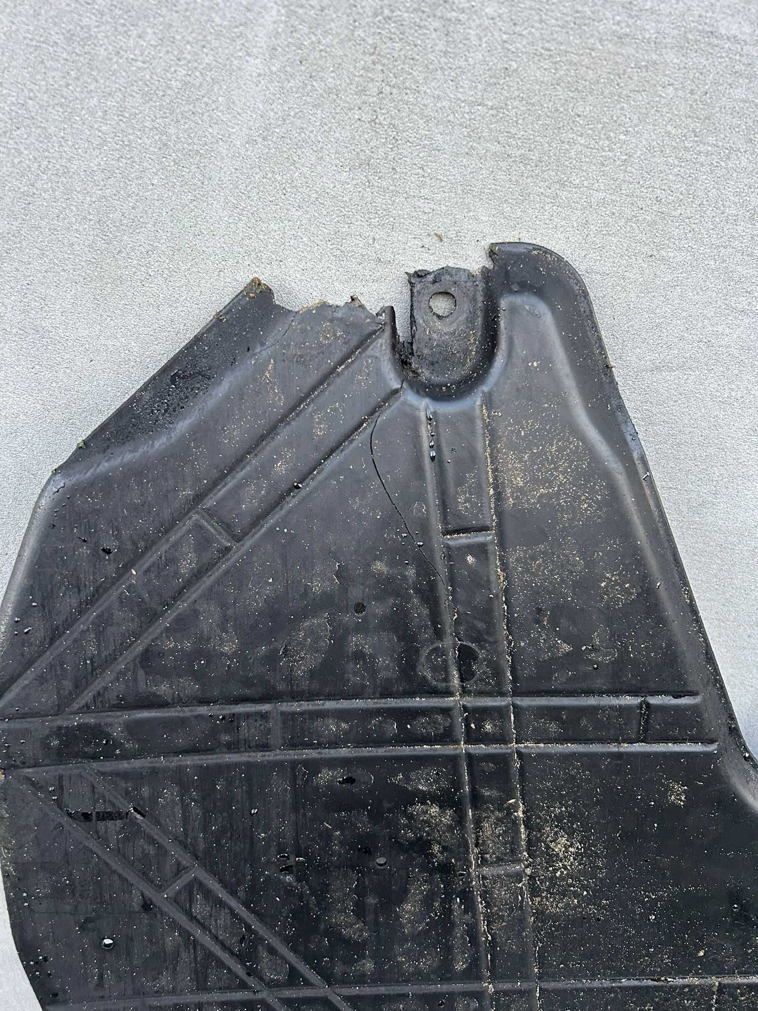 Osłona dolna silnika C4 Picasso II