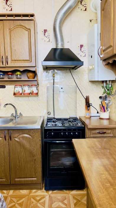 Продаж двох кімнатноі квартири