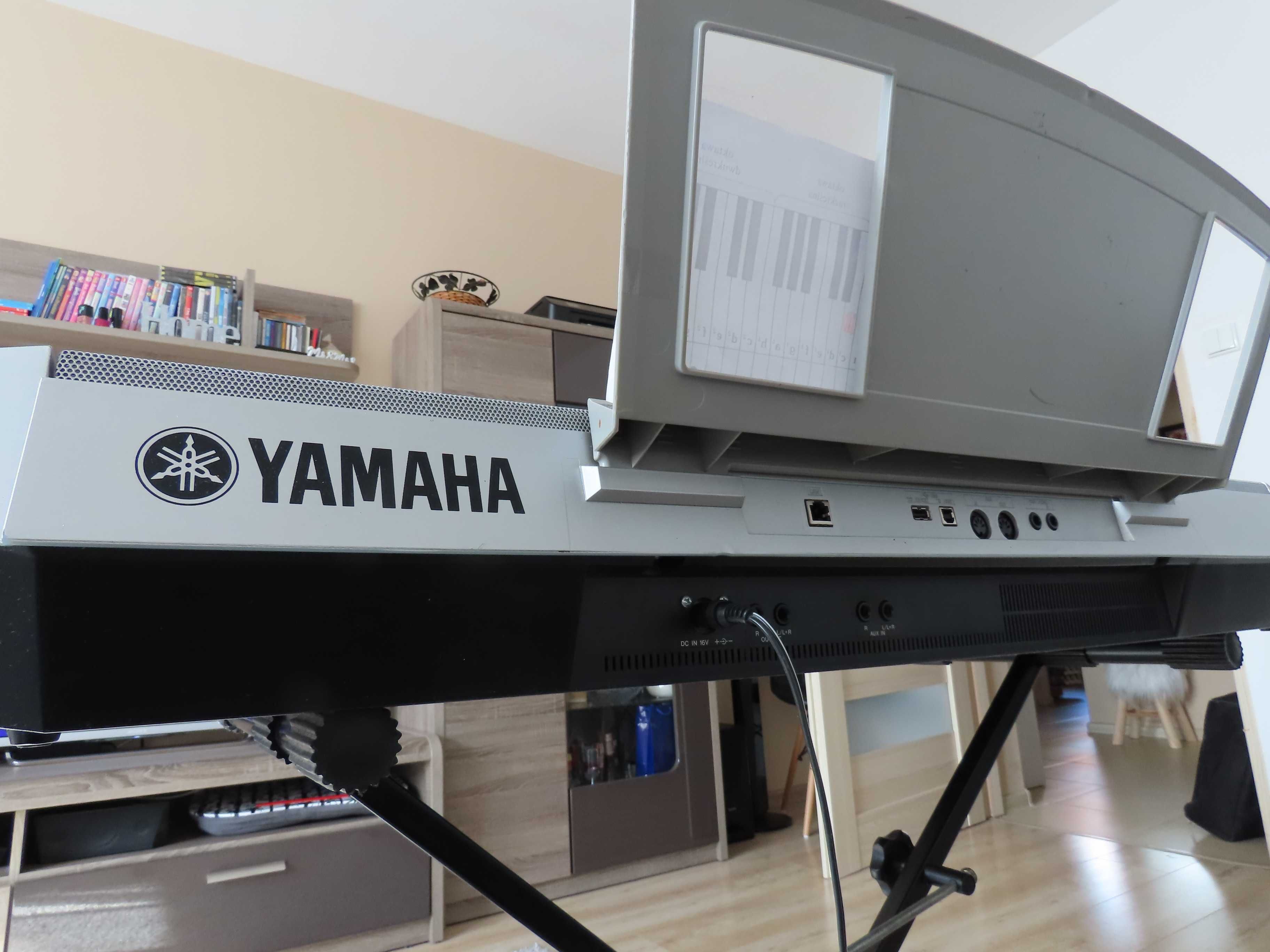Keyboard Yamaha PSR-S700