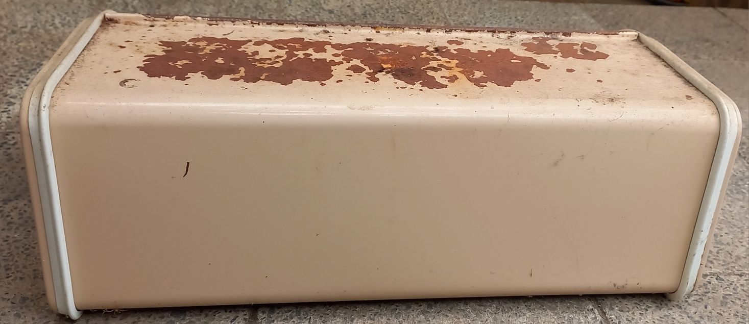 Caixa do pão para restaurar