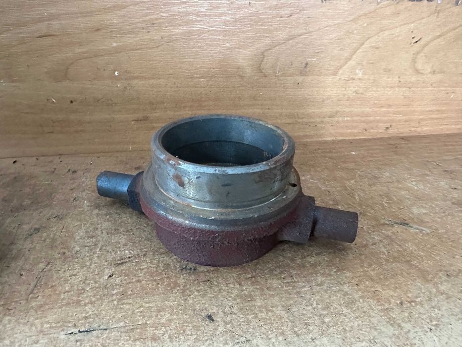 Выжимной Подшипник с отводкой 9588214  МТЗ  Д -240  Новый