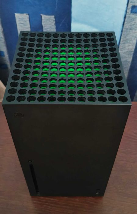 Ідеальний "Xbox Series X 1 tb" + акумулятор для джойстика + джойстик