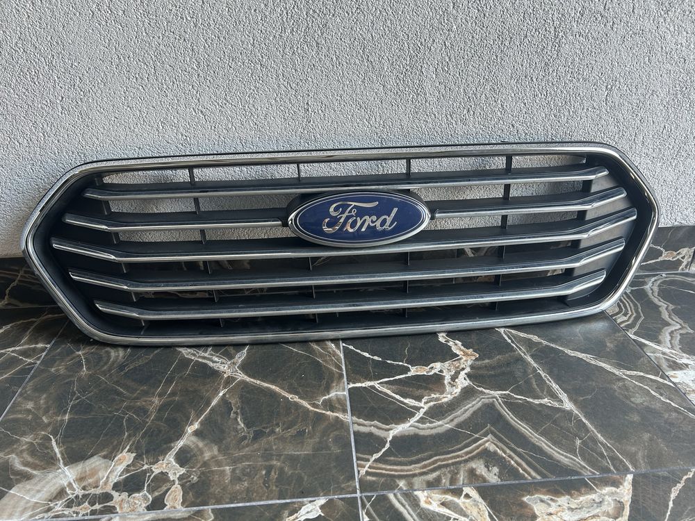 Решітка радіатора Ford Transit Custom