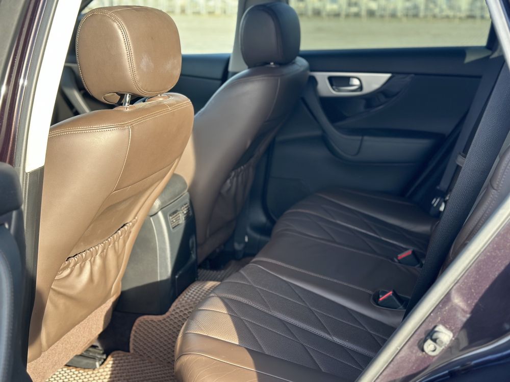 Infiniti fx 30d.