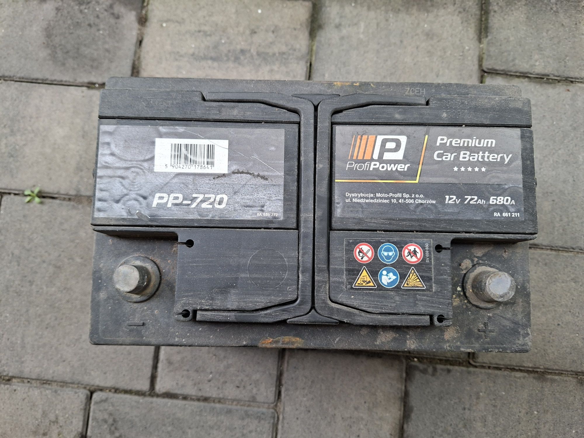Akumulator 72Ah, 680A
