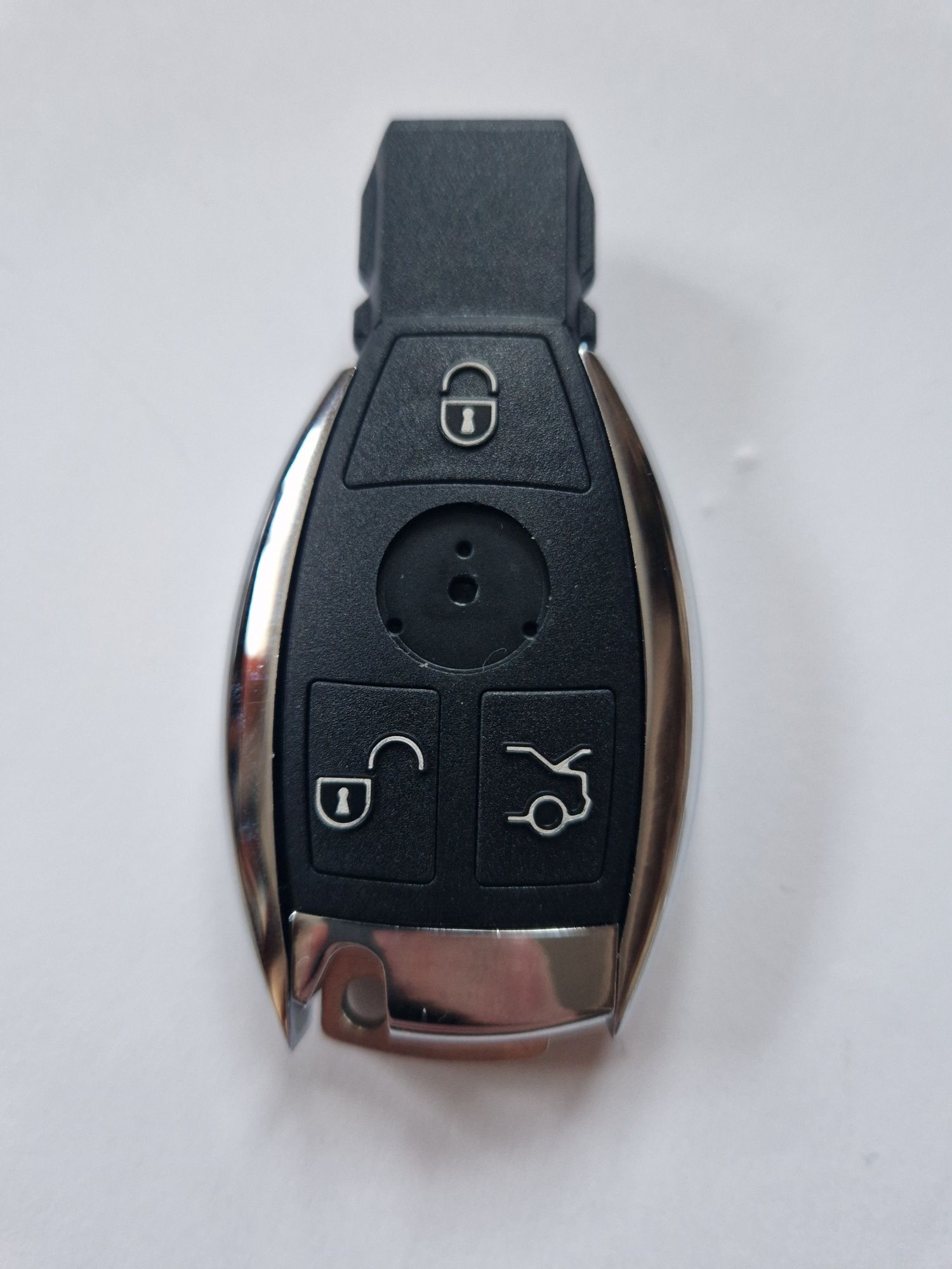 Знак значок на ключ мерседес емблема значёк шильдик mercedes