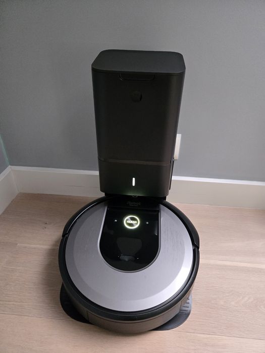 I robot roomba i7+