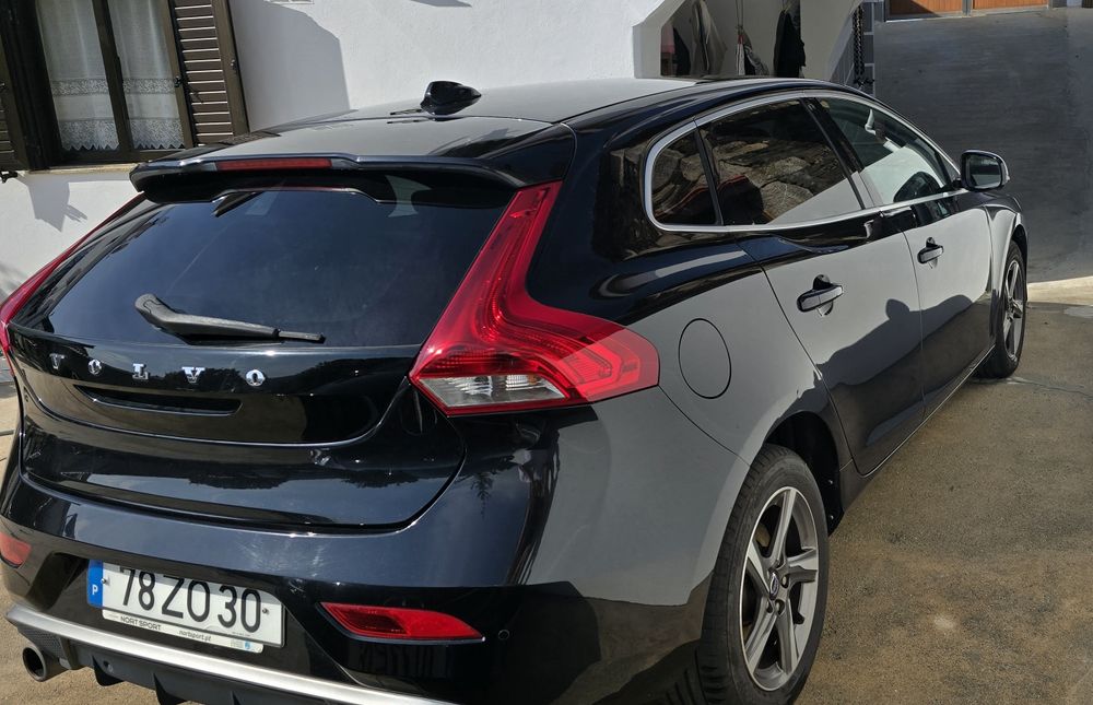 Volvo v40 r-design 190cv