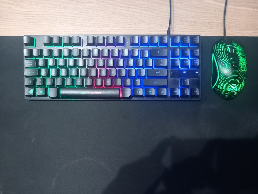 Teclado e rato gamer