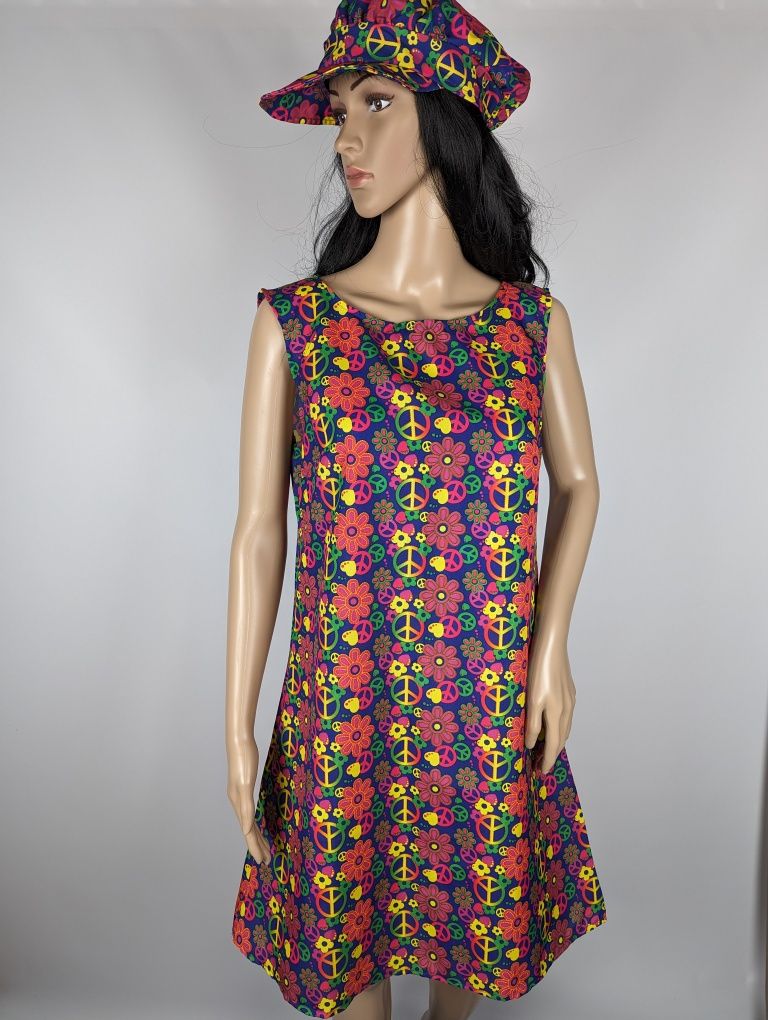 Nowa kolorowa sukienka wzorzysta motyw kwiatowy pacyfka z kaszkietem