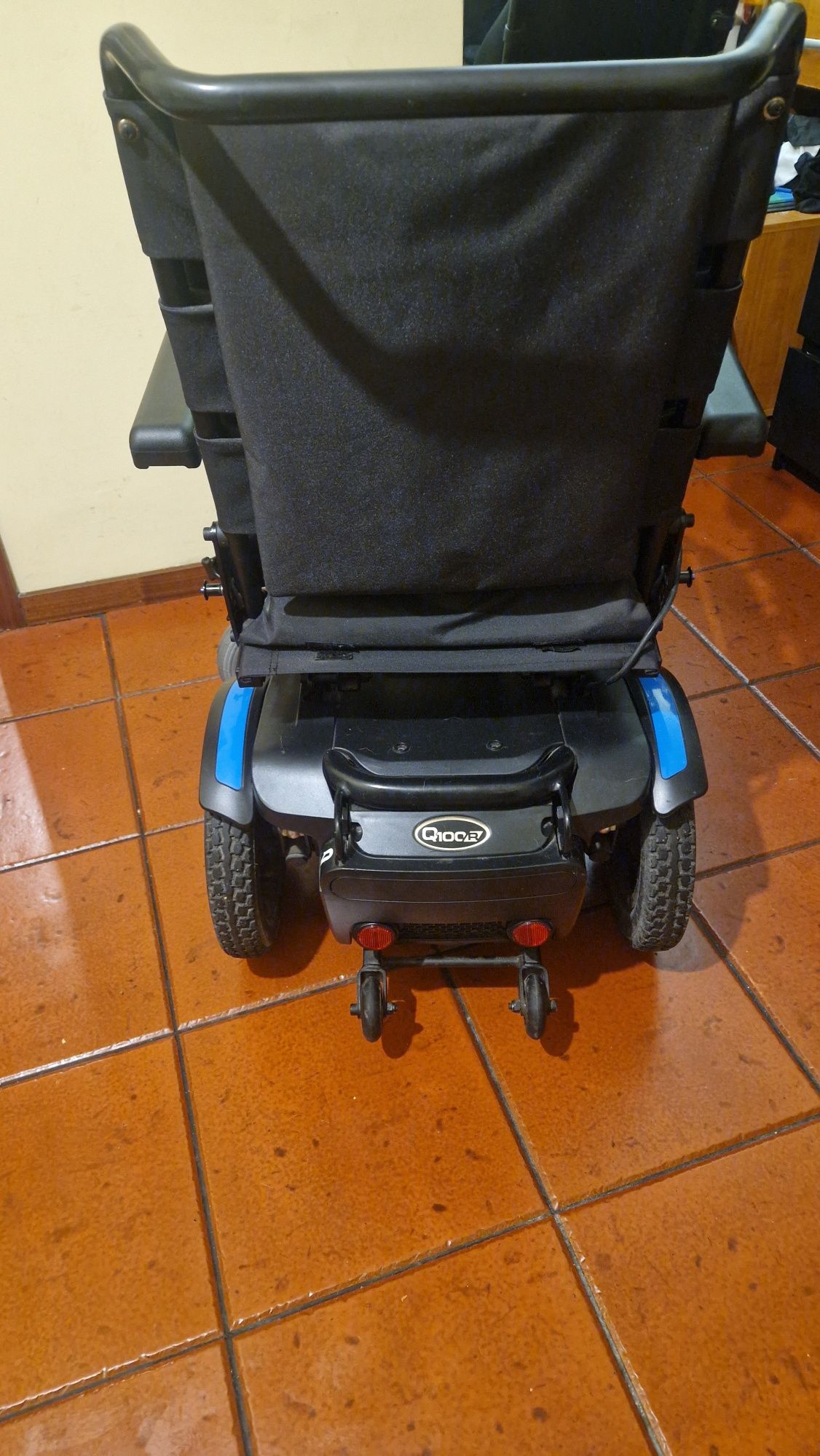 Vendo cadeira de rodas eléctrica