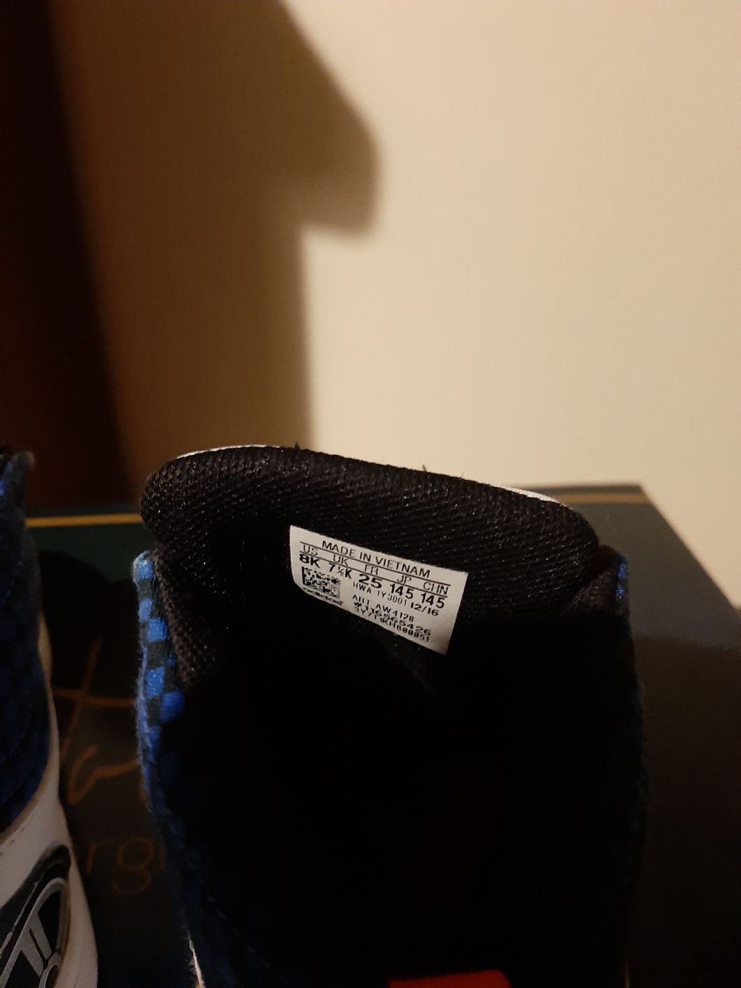 Buty chłopięce Adidas rozmiar 25