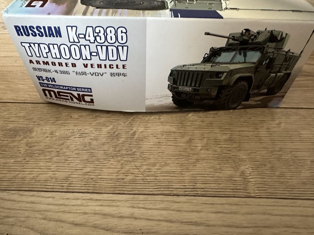 Model Russian K-4386 Typhoon-VDV armored vehicle 1:35 - nowy