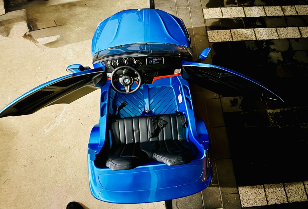Dziecięce auto akumulatorowe BMW X6M XXL –  niebieski, dwuosobowe!