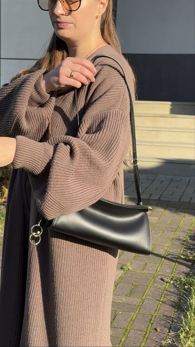 Чорна шкіряна сумка