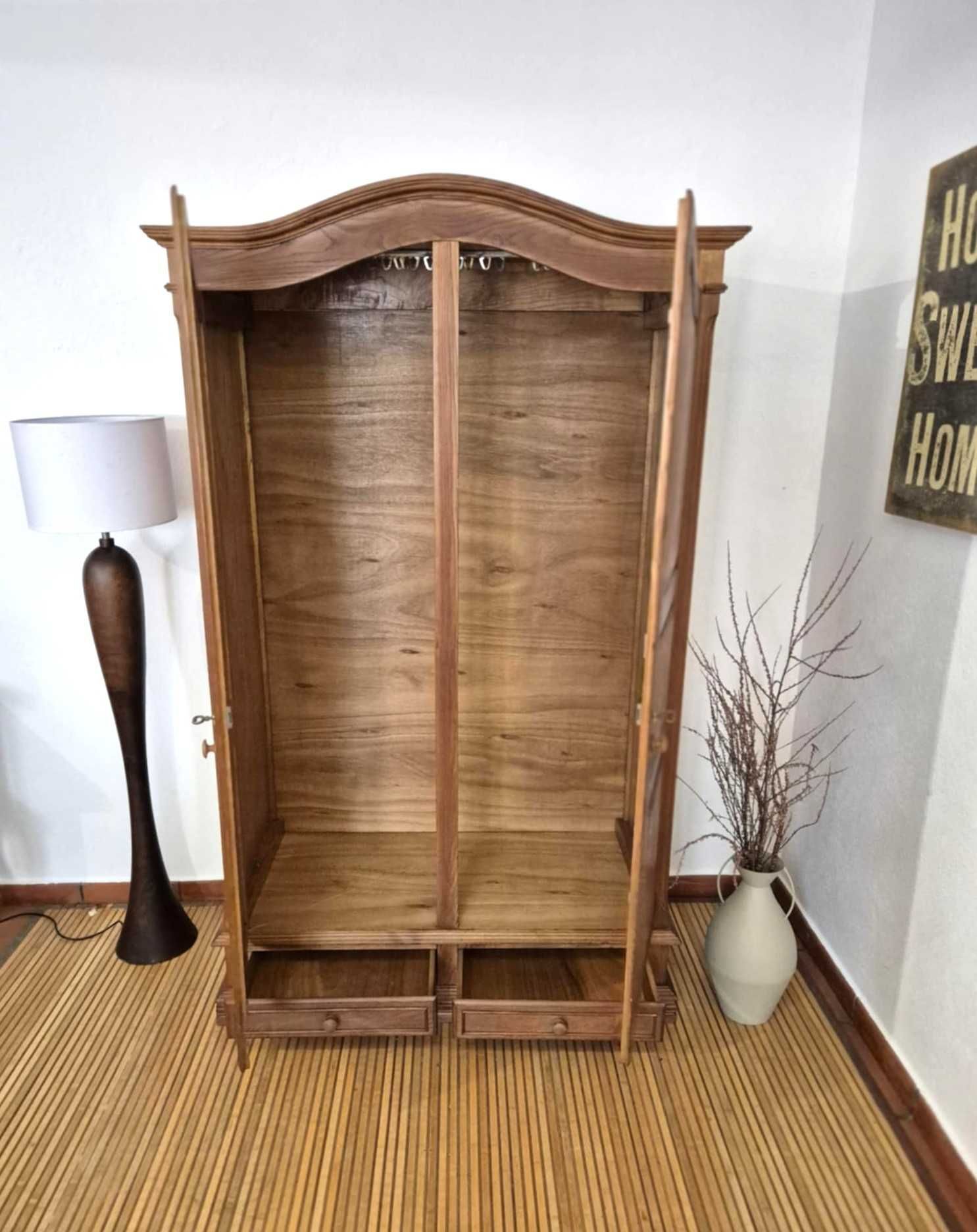 Armário / Roupeiro/ Aparador / Madeira Maciça / Rustico / Vintage