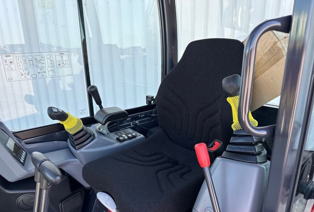 YANMAR SV22 GIRATORIA NOVA 2025