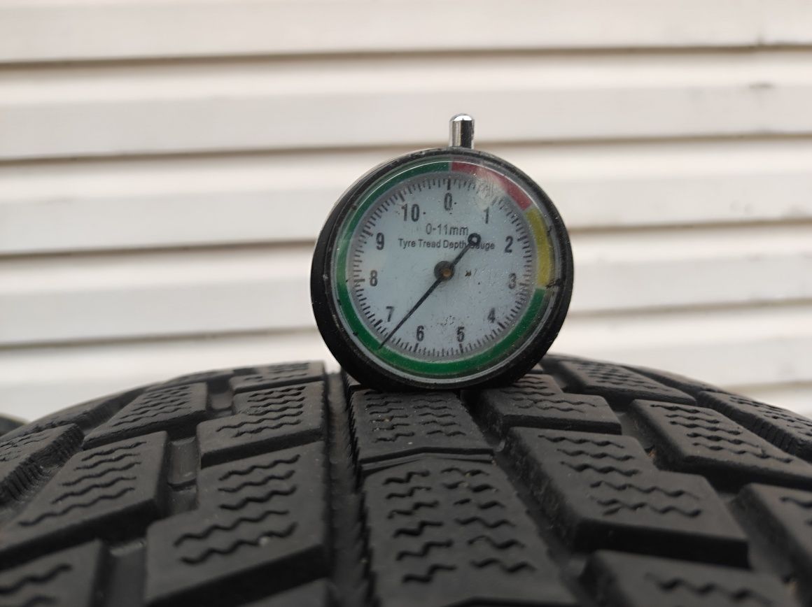 215.55.18 komplet opon zimowych Hankook