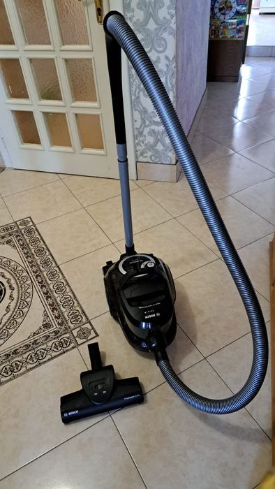 Пилисос Bosch Series 4