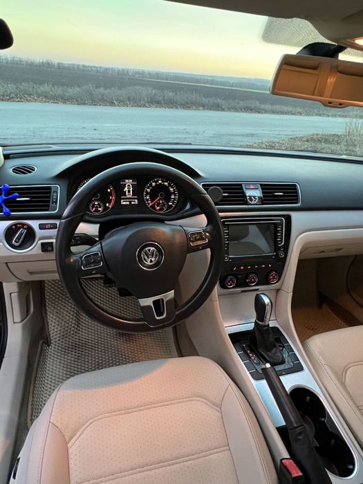 Продам PASSAT NMS 2013, 2.5 газ/бензин. B7
