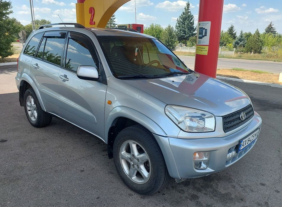 RAV-4 2002 достойная