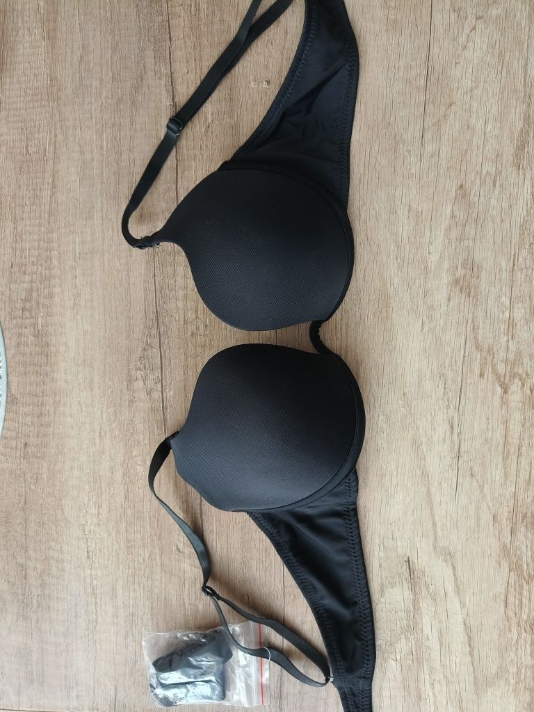 Czarny stanik push up 80B Nowy