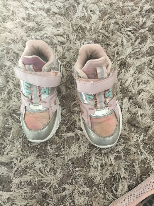 Sprzedam buty dla dzieci