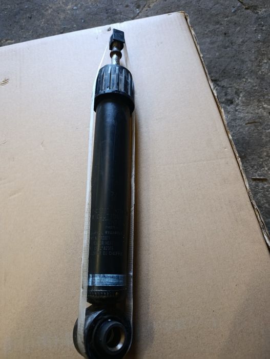 Амортизатор камри70 задний