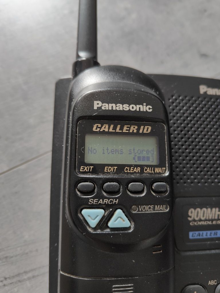 Telefon stacjonarny bezprzewodowy Panasonic KX-TC1710B