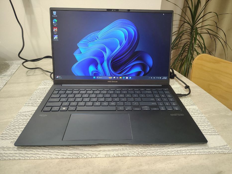 Asus Zenbook 15 UM3504D Ryzen 5 7535U/16GB/512 SSD/FHD