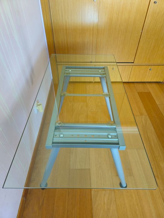 Mesa Secretária com Tampo de Vidro
