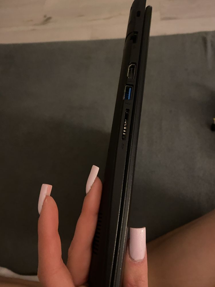 Laptop acer Aspire3 A315-31 z ładowarką i torbą