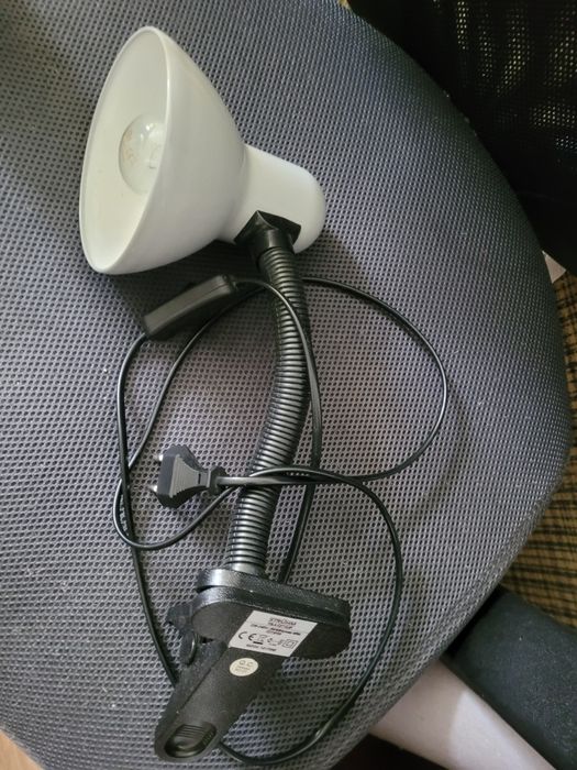 Szara lampka uchwyt klips czarny kabel
