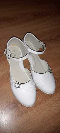 Eleganckie białe czółenka/buty komunijne CCC