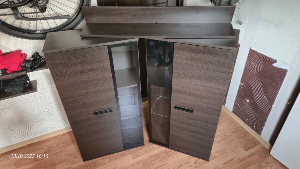 2 x szafka z polka szklana, 2 x polka scienna