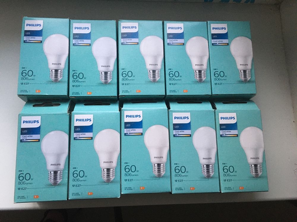 Лампочки LED Philips 8W 4000k cool white