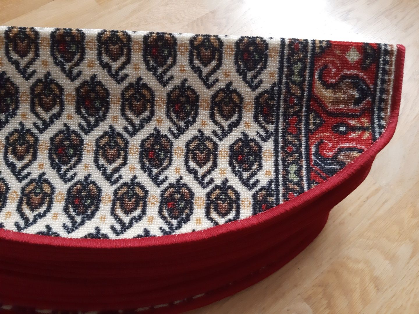 Nowe nakladki dywanowe na schody dywaniki