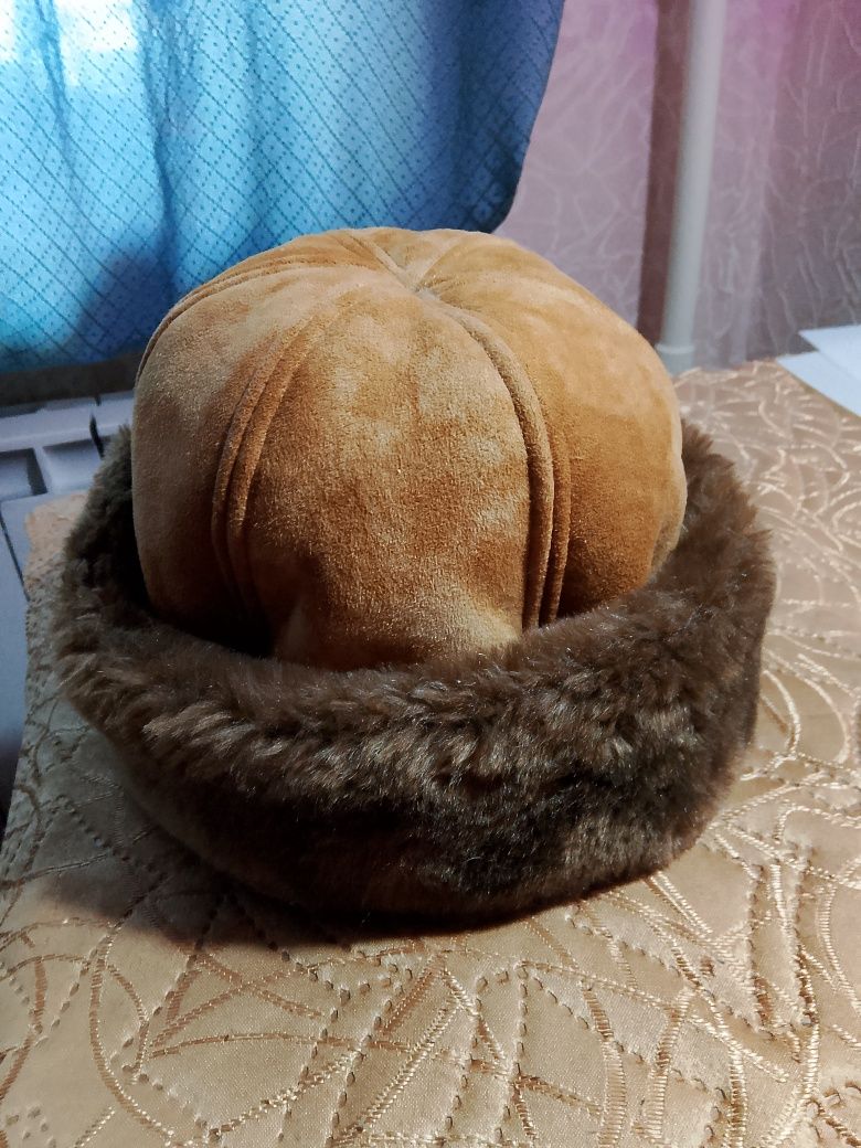 Отдам женскую шапку