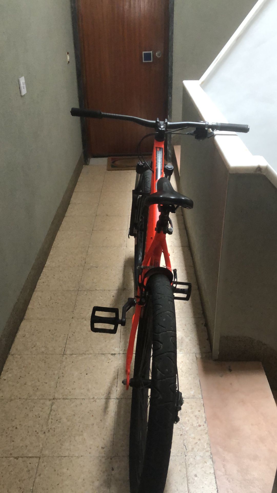 Bicicleta com pneus maxxis