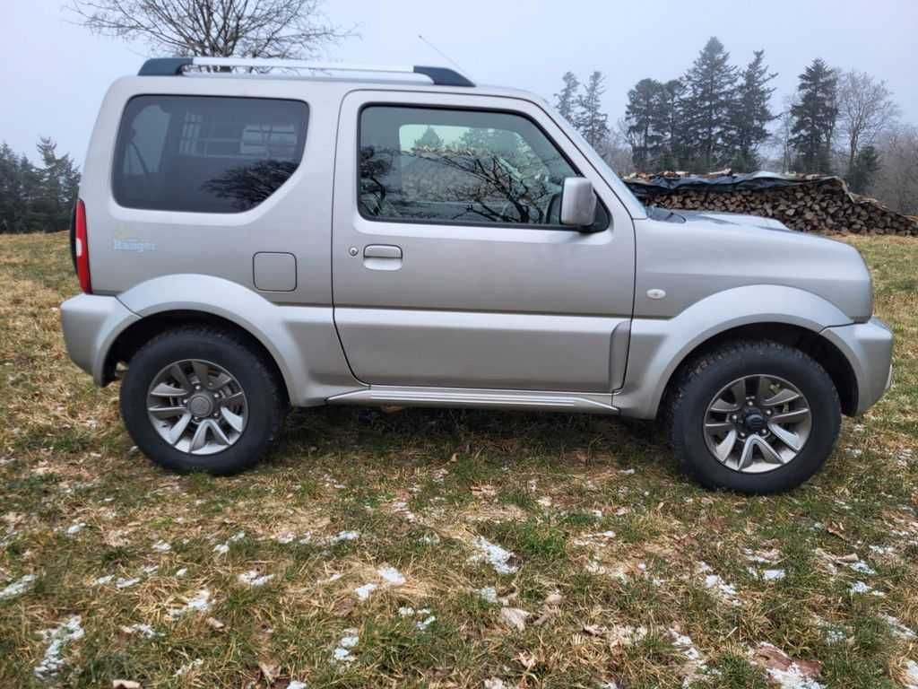 Бампер Suzuki Jimny розборка СУЗУКІ джимі