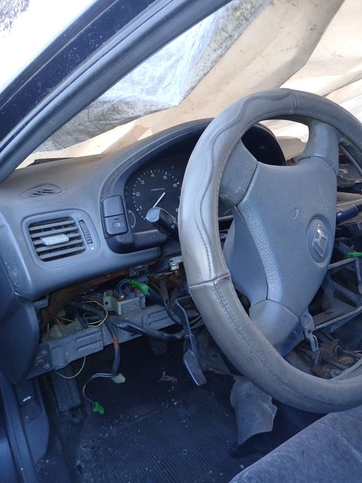 Продам запчасти на Хонду акорд5