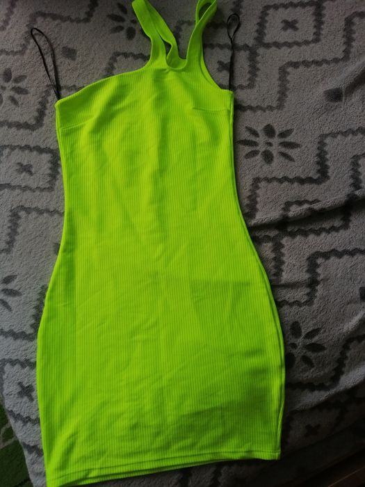 Piekna sukienka neonowa xs
