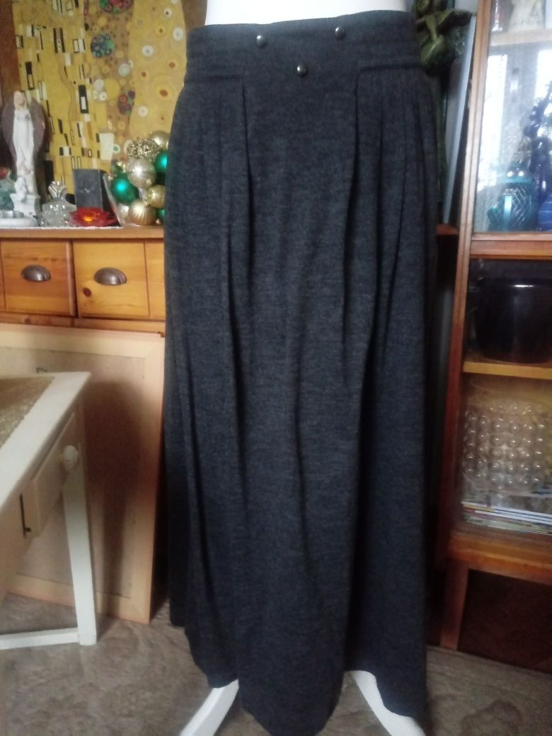 Wygodna spódnica w grafitowym kolorze w rozmiarze XL