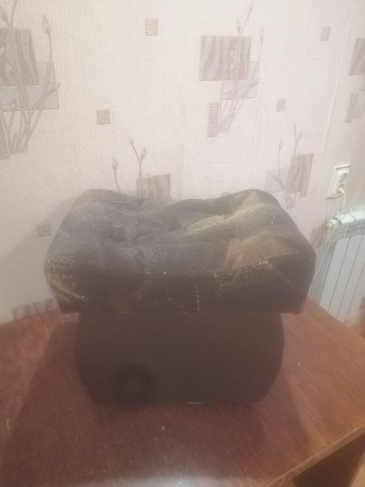 Продам пуфик в зал или спальню