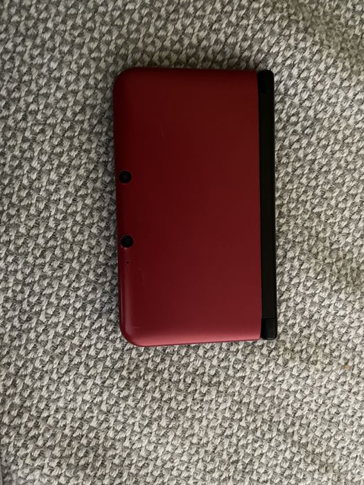 Nintendo 3ds XL red