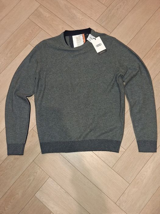 Nowy sweter z dzianiny Audi colletion roz xl. Cena z salonu 684 zł.