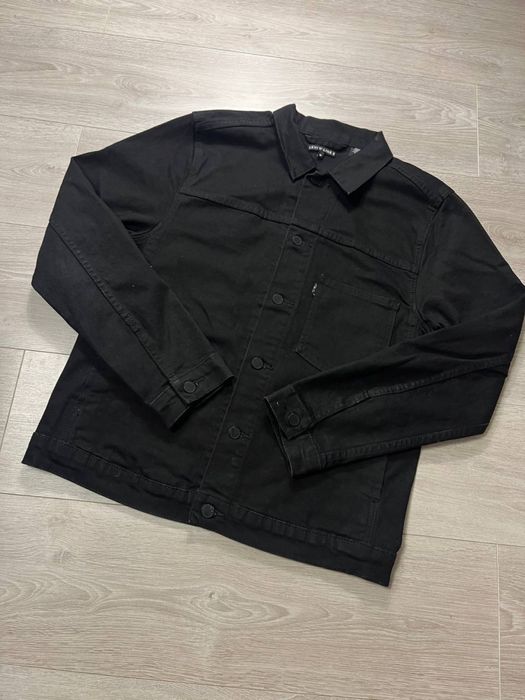 Мужская черная джинсовка джинсовая куртка Levis