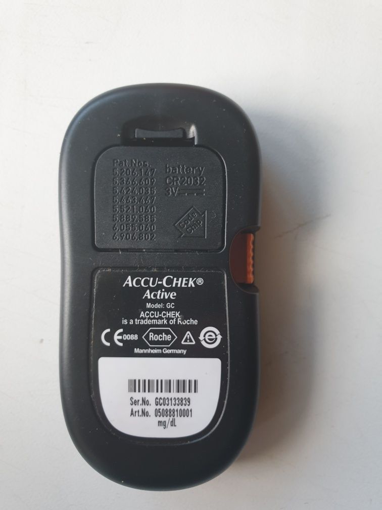 Продам Глюкометр Accu-chek active